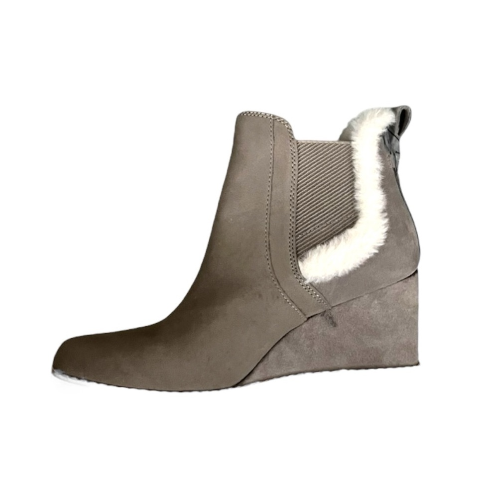 NWT TOMS Maddie booties in Cement / oiled nubuck / suede